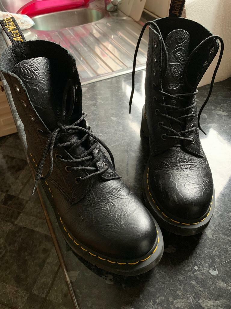 gumtree doc martens